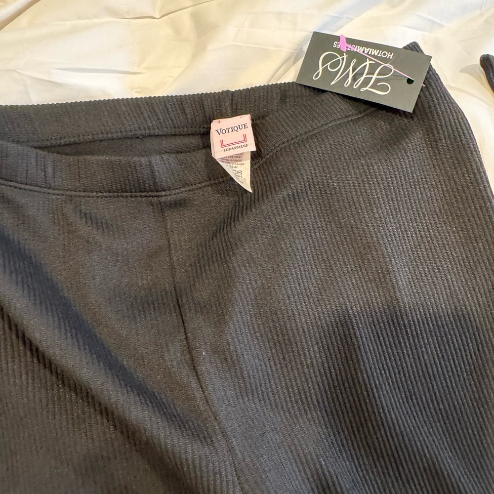 BLACK KNIT SLEEVELESS WRAP AROUND LEGGINGS TWO PIECE SET - Picture 6 of 6
